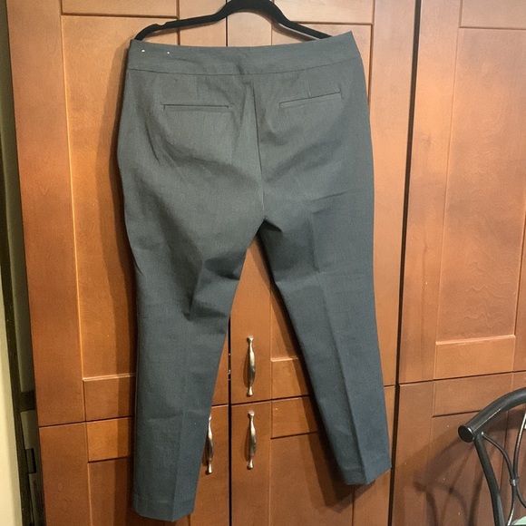 SALE!! Zipper pocket stretchy trouser petite. 2 - Picture 8 of 11